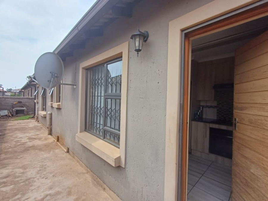 3 Bedroom Property for Sale in Ellaton North West